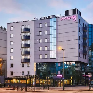 *** Hotel Moxy France